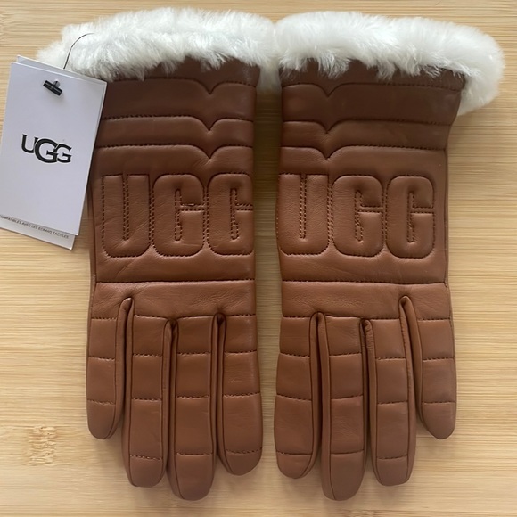 UGG Accessories - Brand New UGG Genuine Leather Quilted Logo Touchscreen Gloves Chestnut Sheepskin